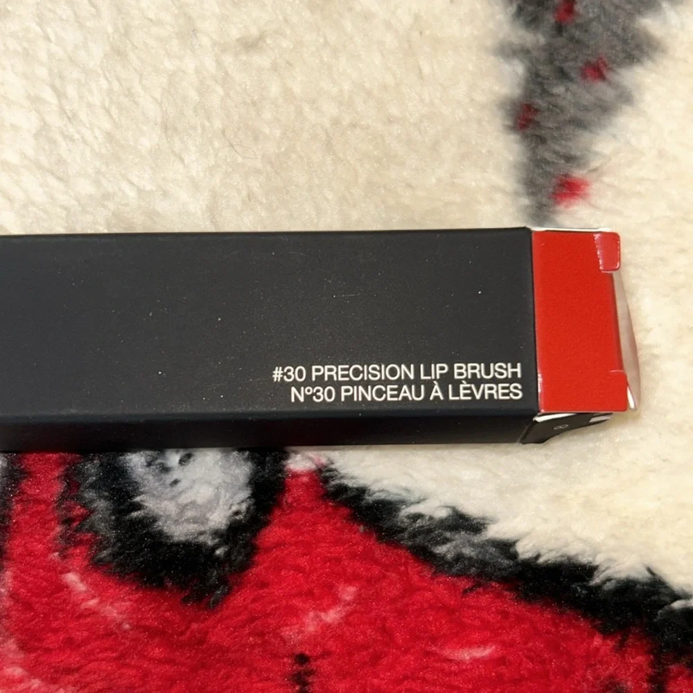 NARS #30 PRECISION LIP BRUSH - Picture 3 of 4